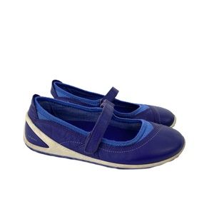 ECCO Biom Flats Mary Jane Girls size 32